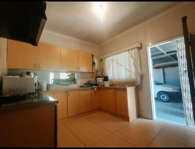 3 BEDROOM HOUSE FOR SALE IN DASPOORT ESTATE